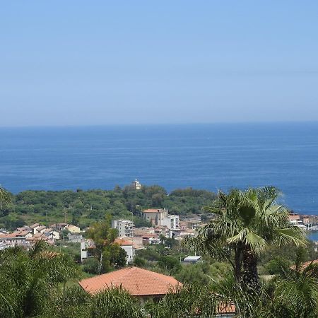 Mansarda Sul Mare Dei Ciclopi Apartment Aci Trezza Bagian luar foto