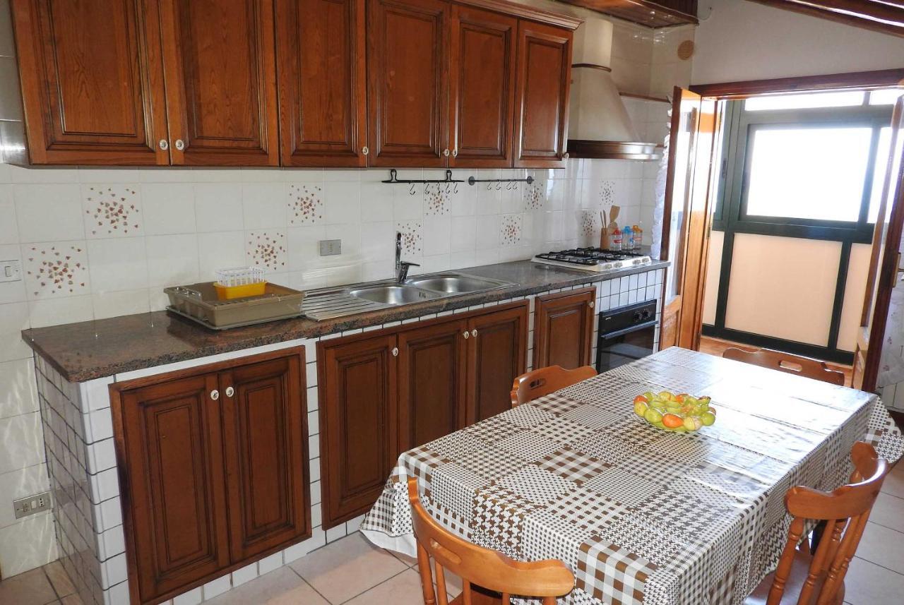 Mansarda Sul Mare Dei Ciclopi Apartment Aci Trezza Bagian luar foto