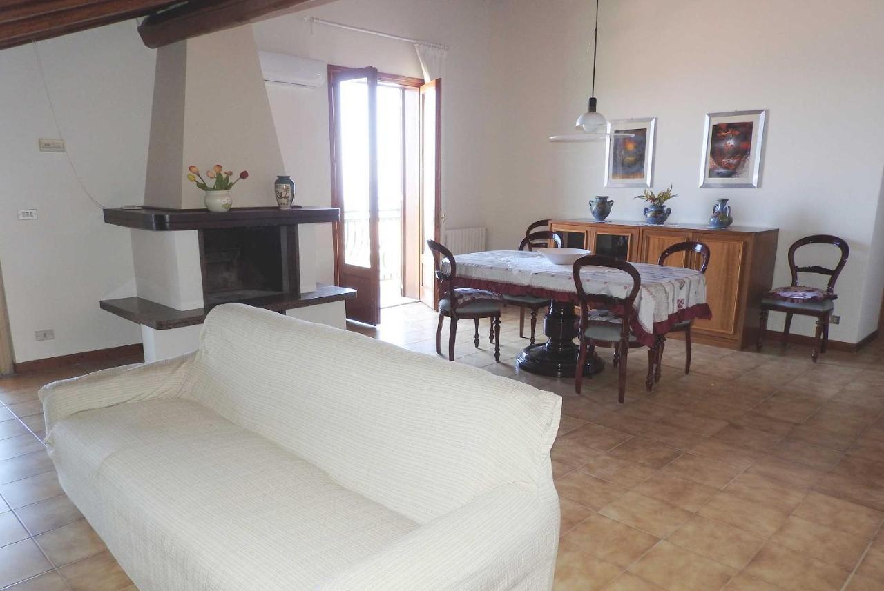 Mansarda Sul Mare Dei Ciclopi Apartment Aci Trezza Bagian luar foto